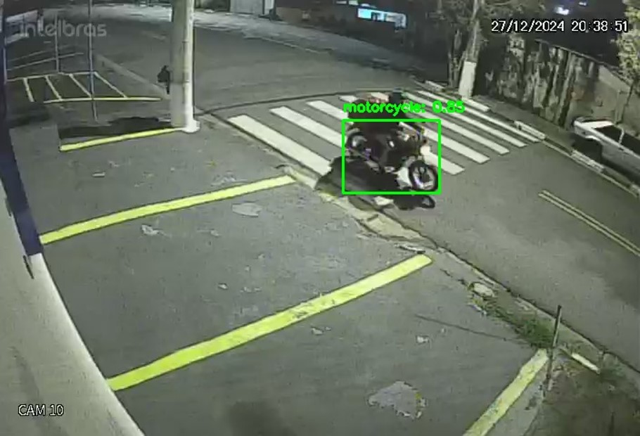 Identificação de moto por câmera